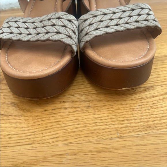 Bella Vita Taupe Braided Platform Block Heel Sandal - Picture 5 of 8